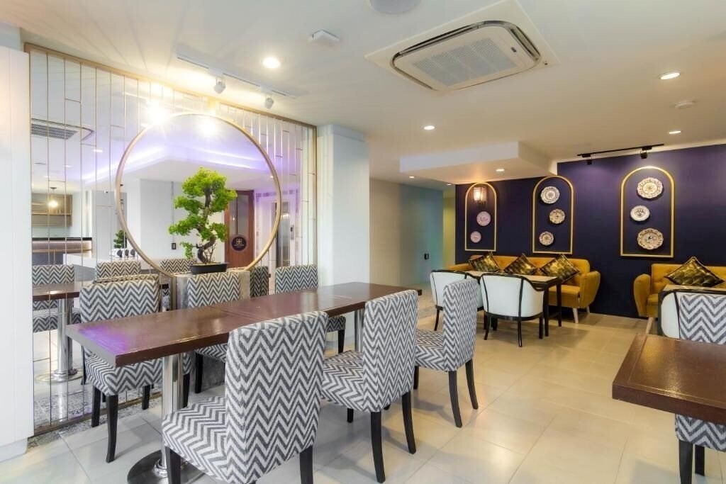 Фото Montree Phuket Hotel 3*