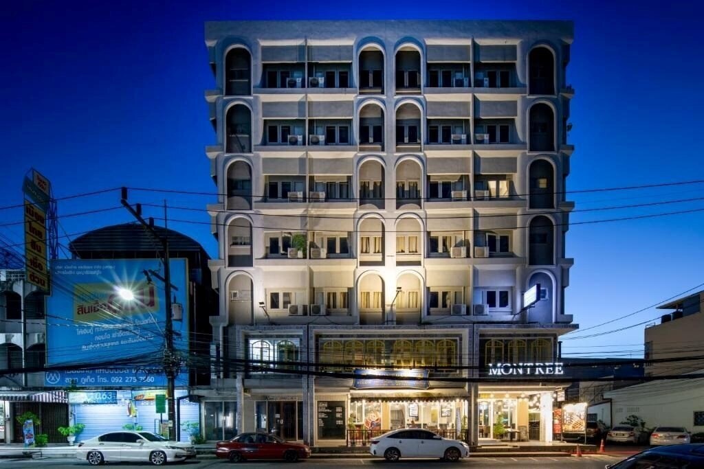Отель Montree Phuket Hotel 3*