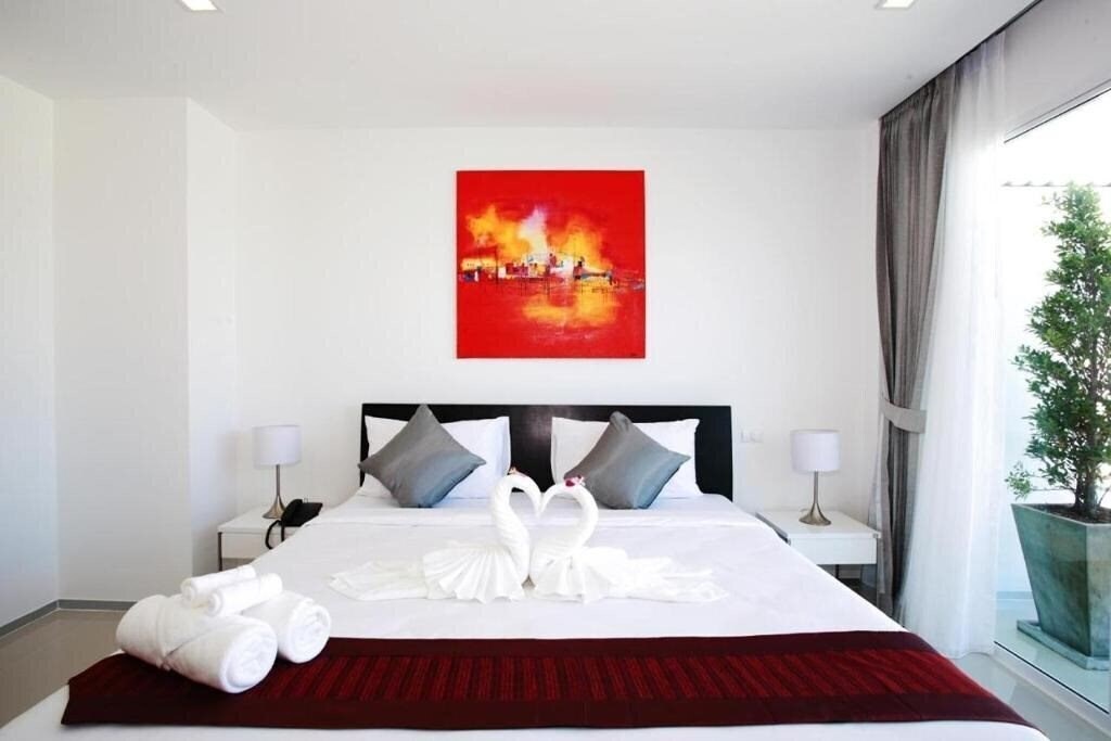 Зображення One World One Home Naiharn Hotel 3*