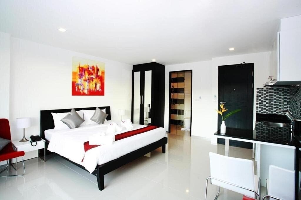 Картинка One World One Home Naiharn Hotel 3*