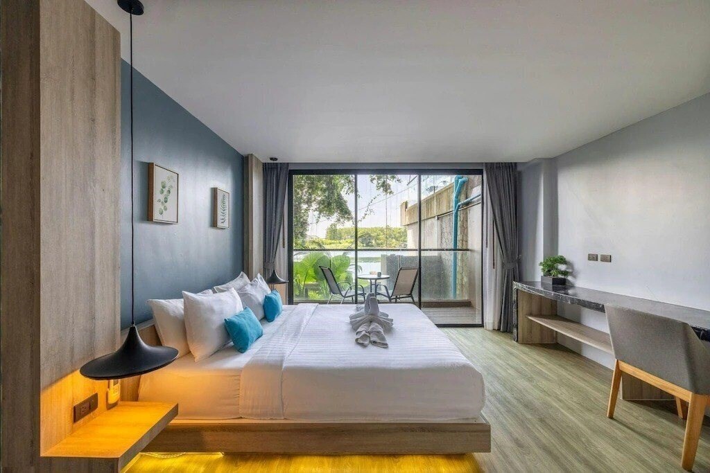 Картинка The Lake Chalong 4*