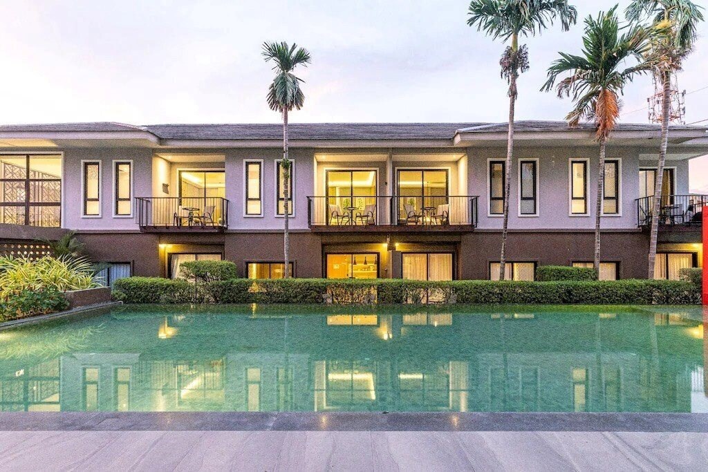 Готель The Lake Chalong 4*