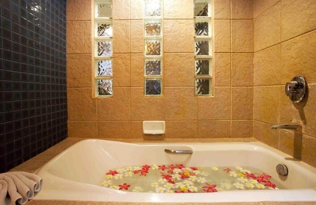Картинка Woraburi Phuket Resort & SPA 3*