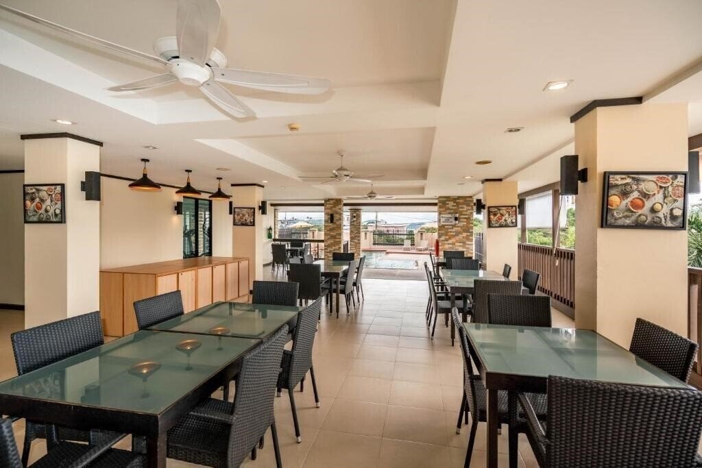 Картинка Ratana Hotel Chalong 3*
