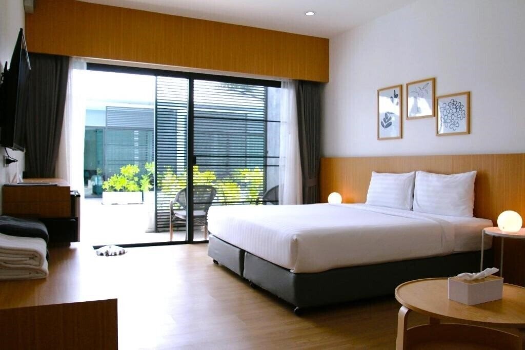 Отель Xen Pool Access Hotel 3*