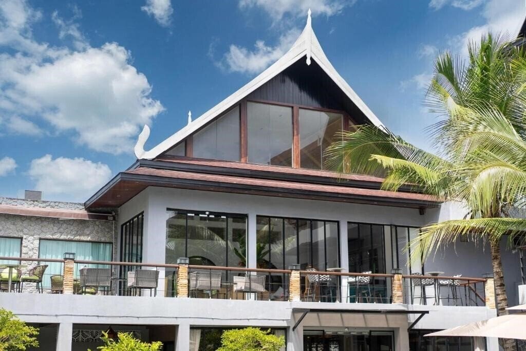 Готель Howard Johnson by Wyndham Phuket Nauyang 4*