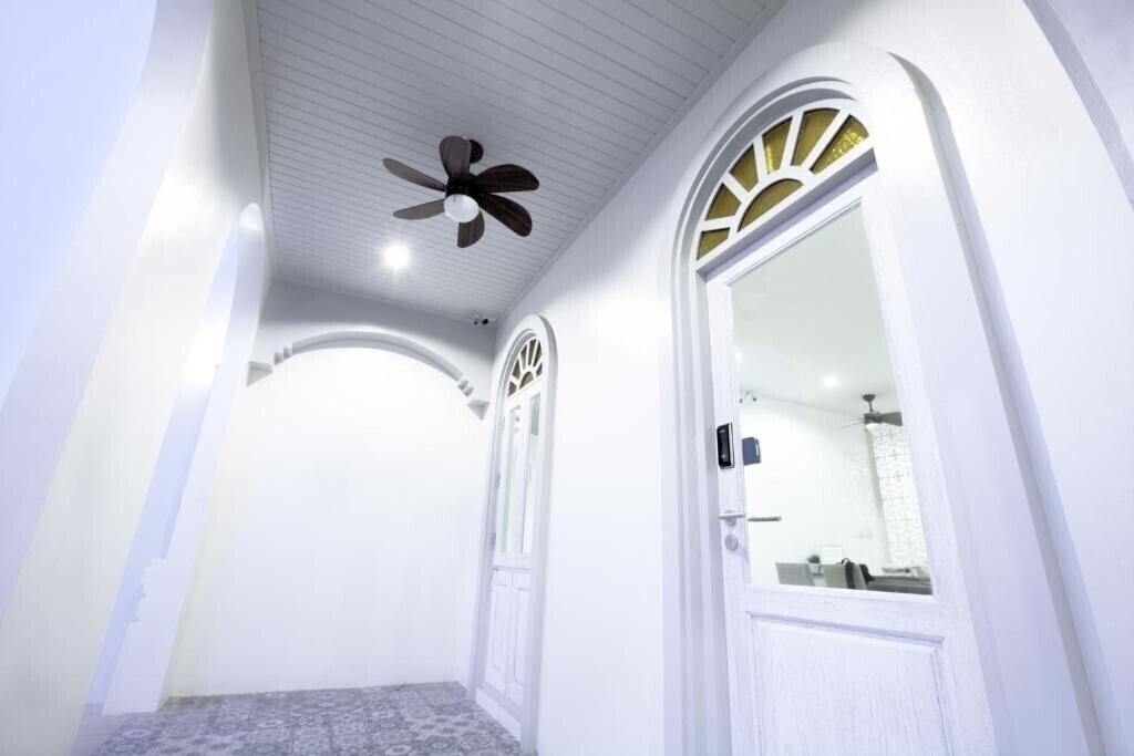 Картинка Number 4 Apartment 3*