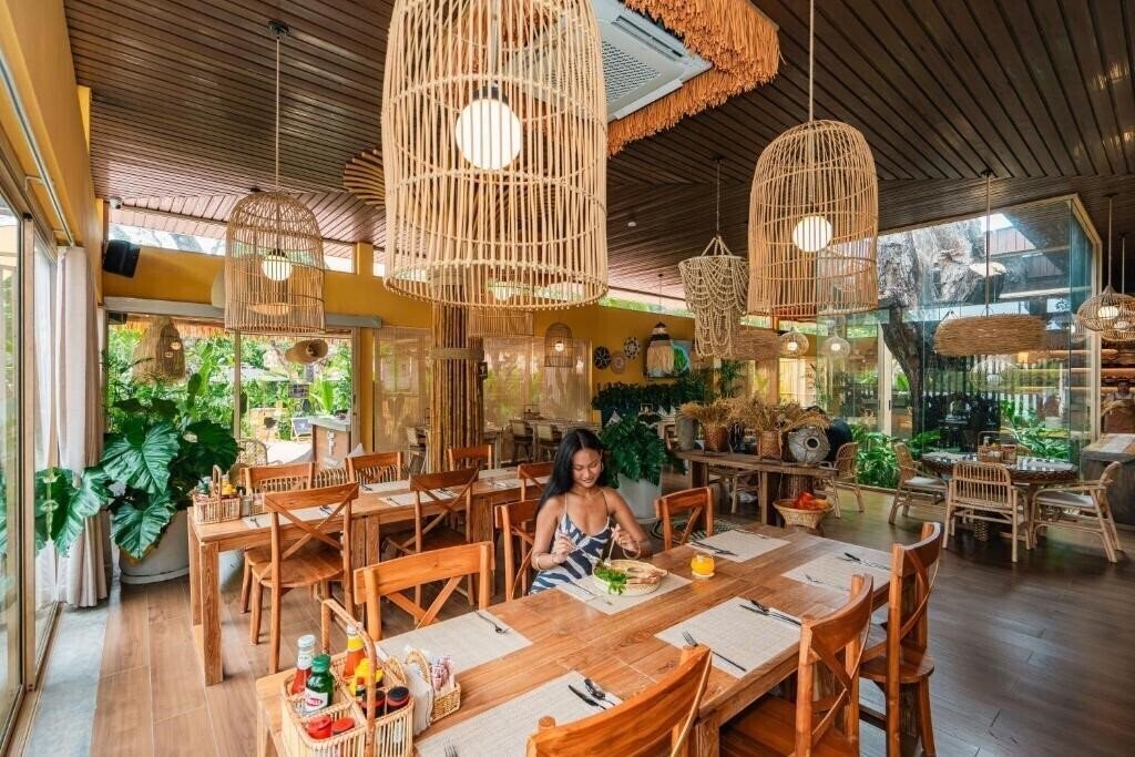 Фото Chaykha Retreat Phuket 4*