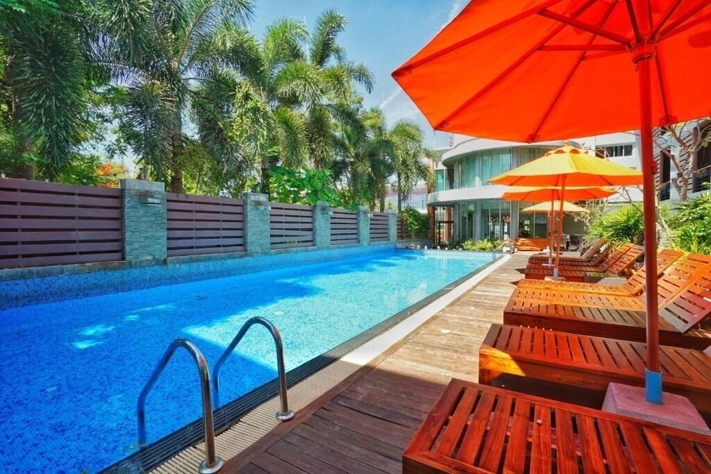 Готель Baan Suwantawe Phuket 3*