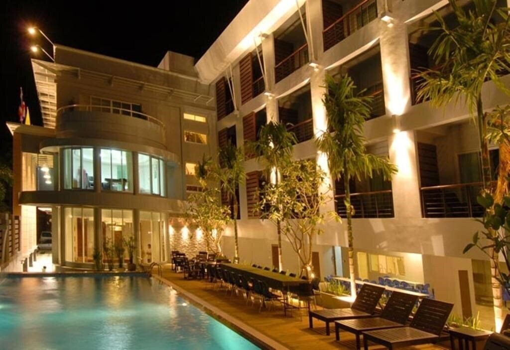 Фотографія Baan Suwantawe Phuket 3*