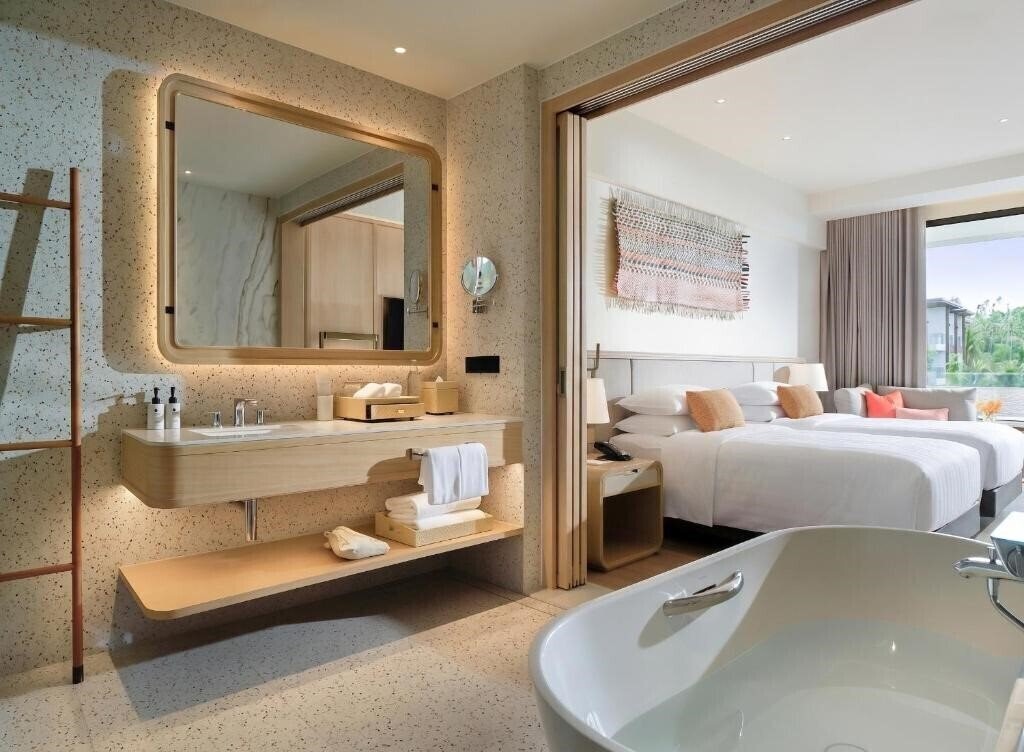 Картинка Chatrium Phuket Rawai 5*