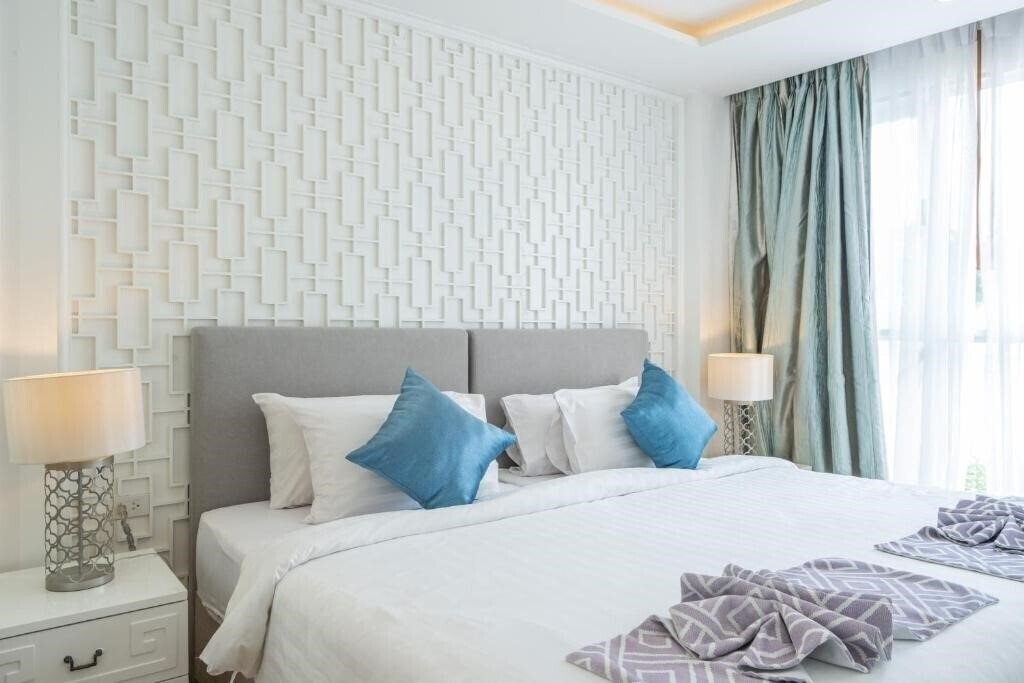 Готель Seavale Patong 4*