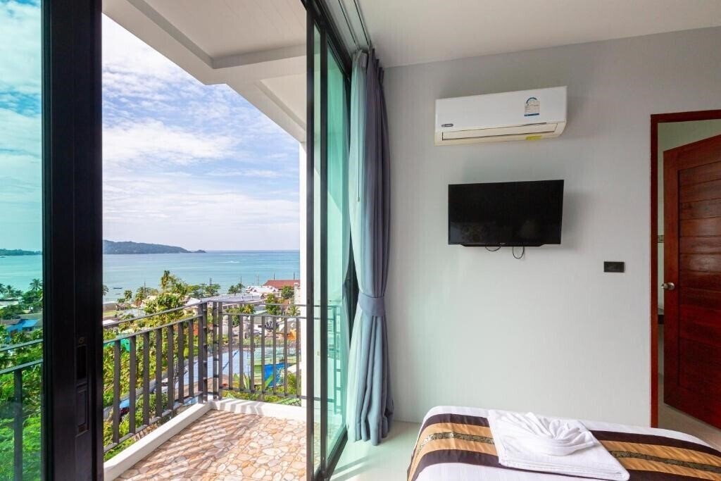 Фотографія Rossarin Sea View Patong 4*