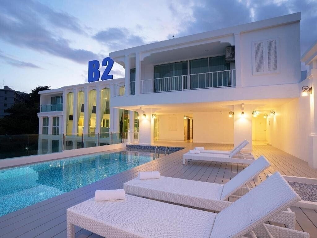 Готель B2 Phuket Premier Hotel 4*