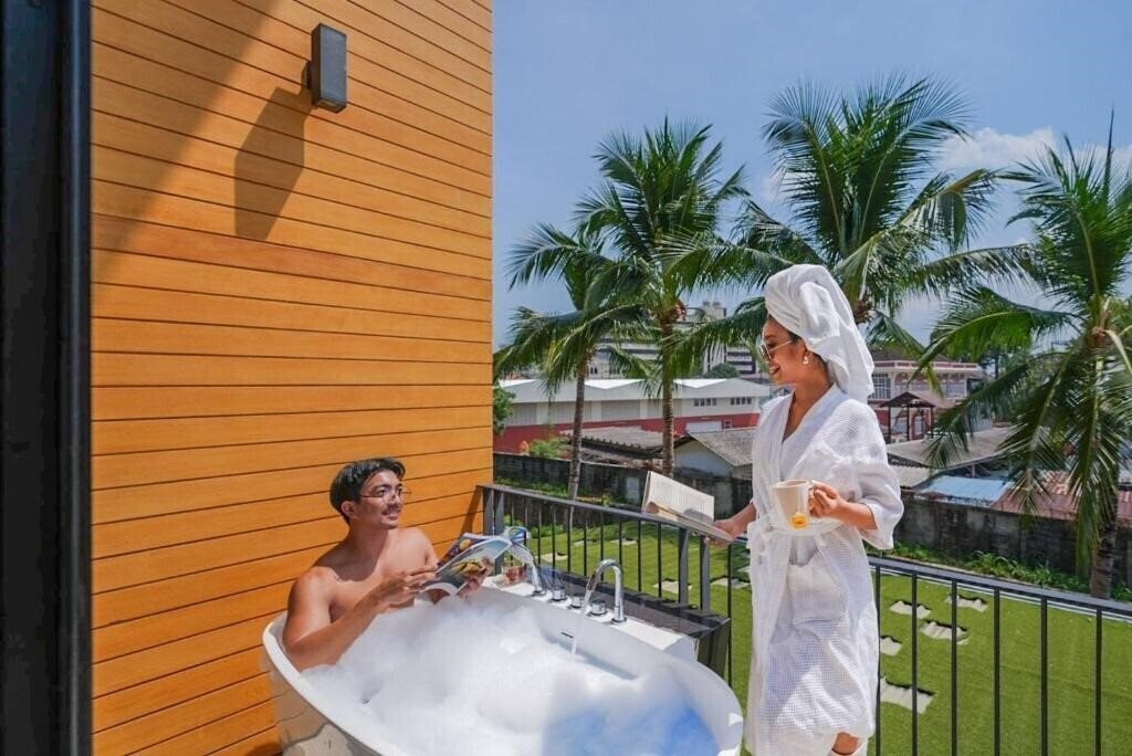 Фото Book A Bed Poshtel 3*