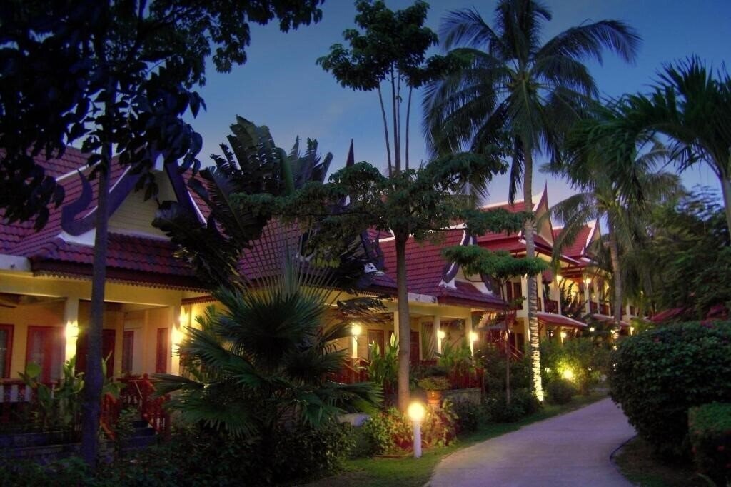Готель Palm Village 3*