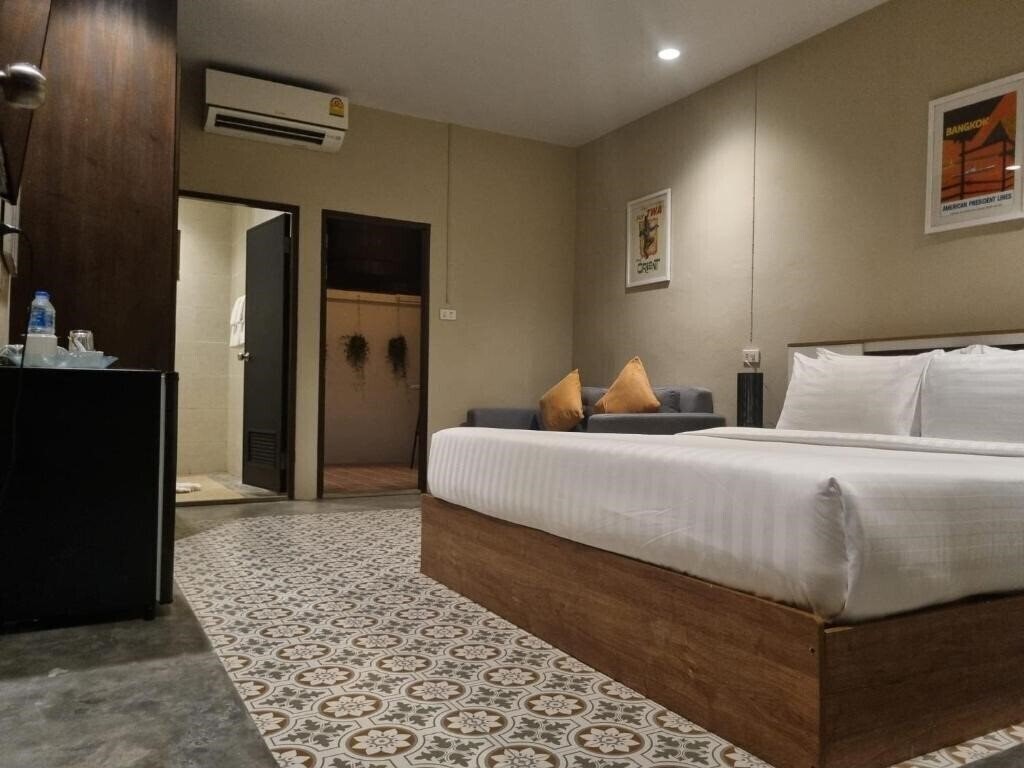 Отель New Breakers Hotel Rawai 3*