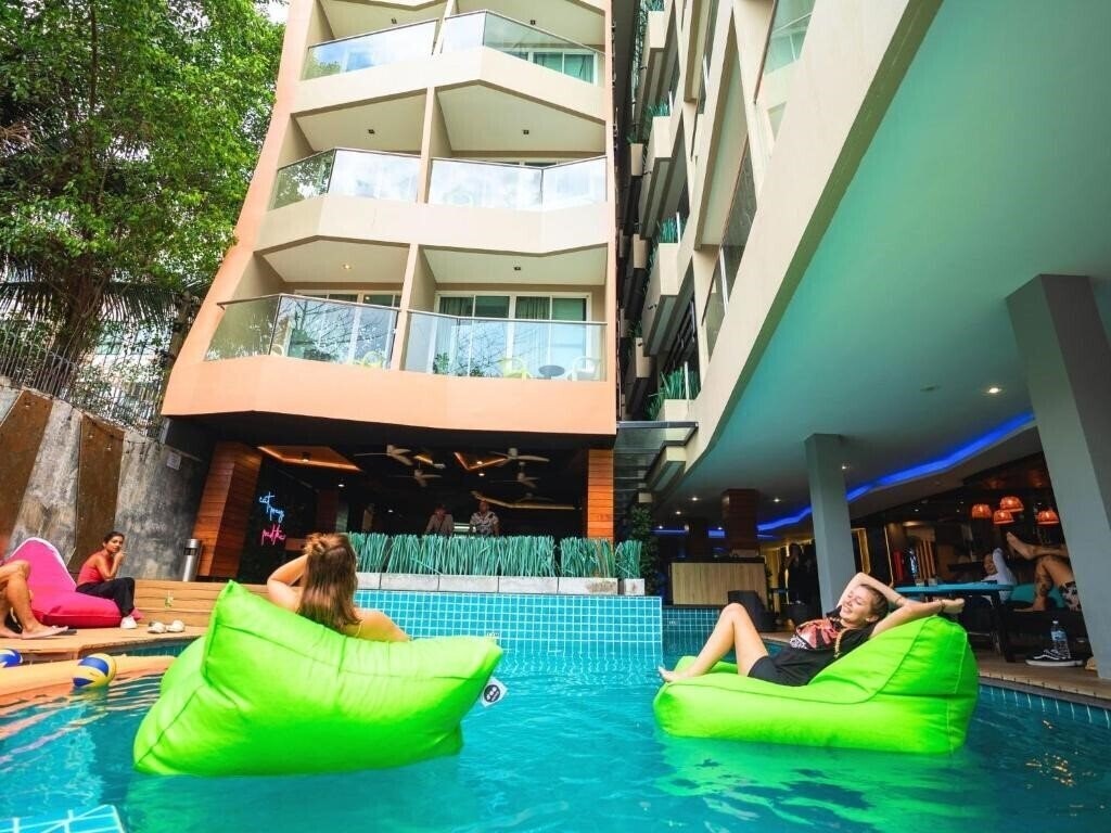 Фотографія Mad Monkey Phuket (Adults Only) 3*
