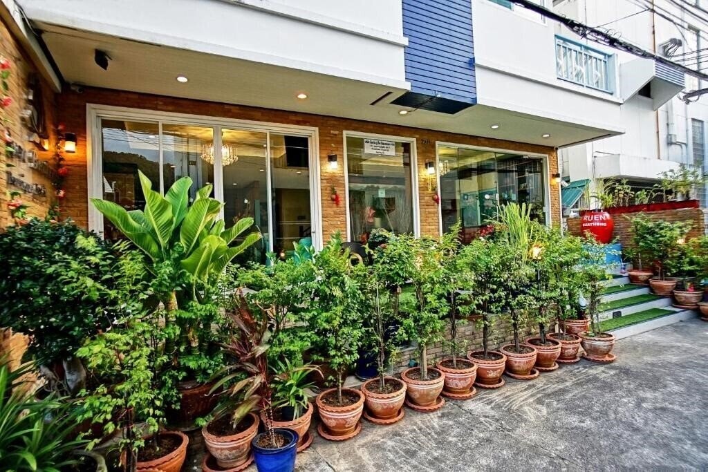 Картинка Ruen Buathong Boutique Hotel Patong Beach 3*