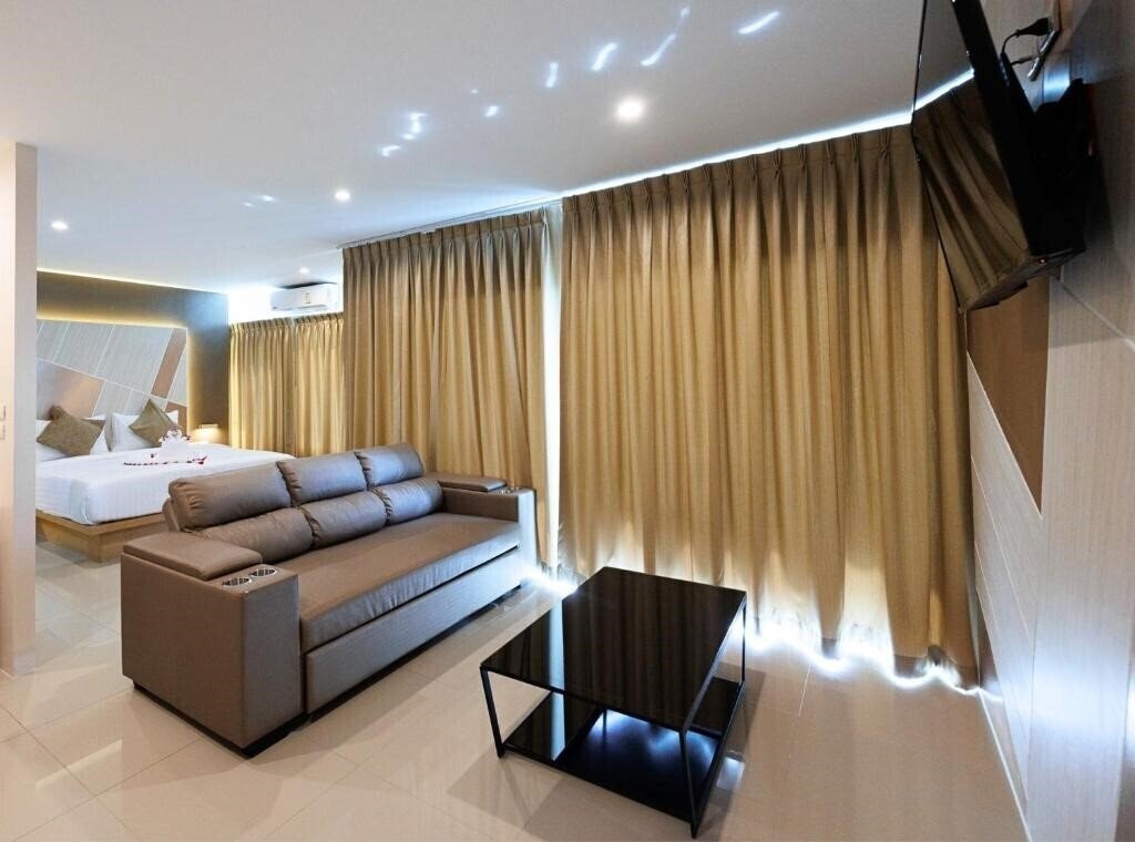 Зображення La Vista Patong Hotel 3*