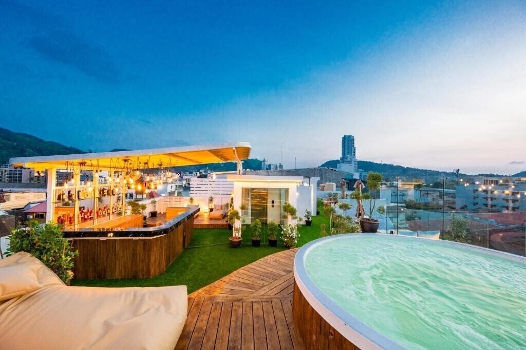 Картинка La Vista Patong Hotel 3*