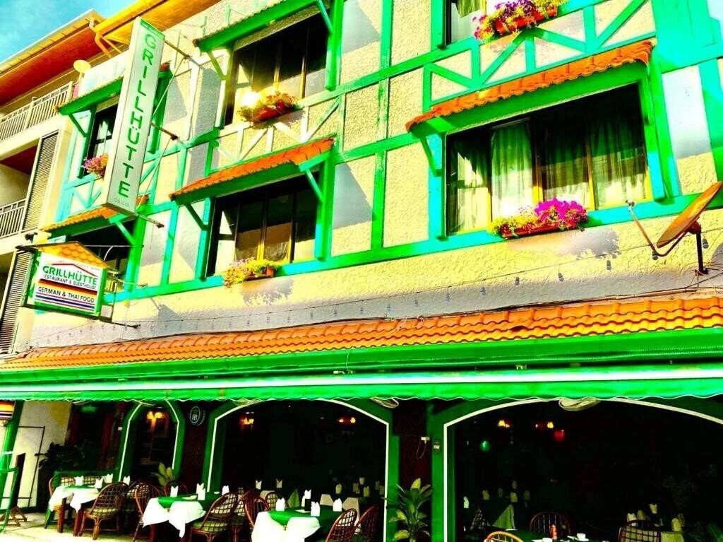 Готель Grillhutte Patong 3*