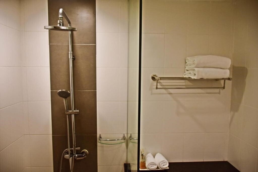 Фотографія Ocean & Ole Patong Hotel 3*