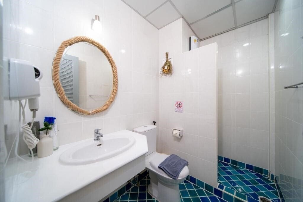 Фото Patong Beach Side Hotel 3*
