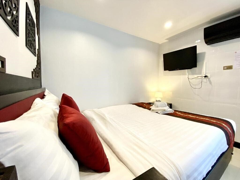 Фото Sunray Beach Hotel Patong 3*