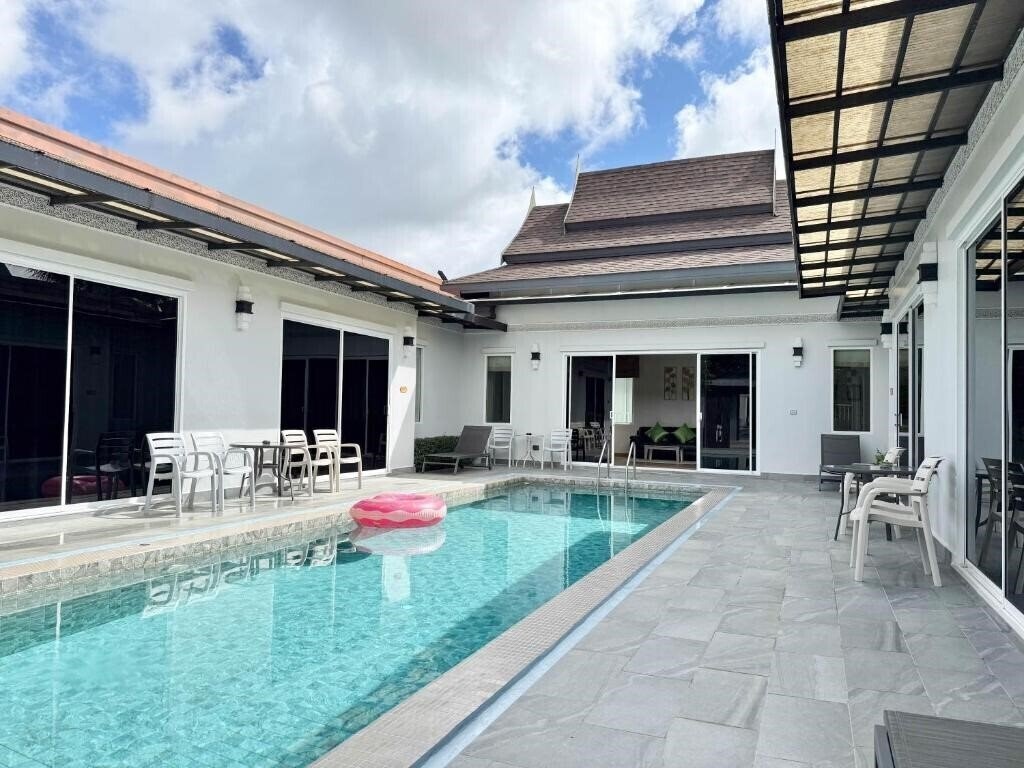 Фото Phuket La Siesta 4*