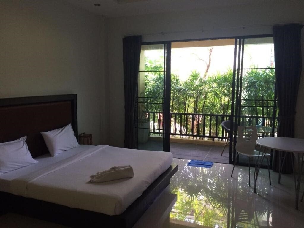 Фото B Happy Resort 3*