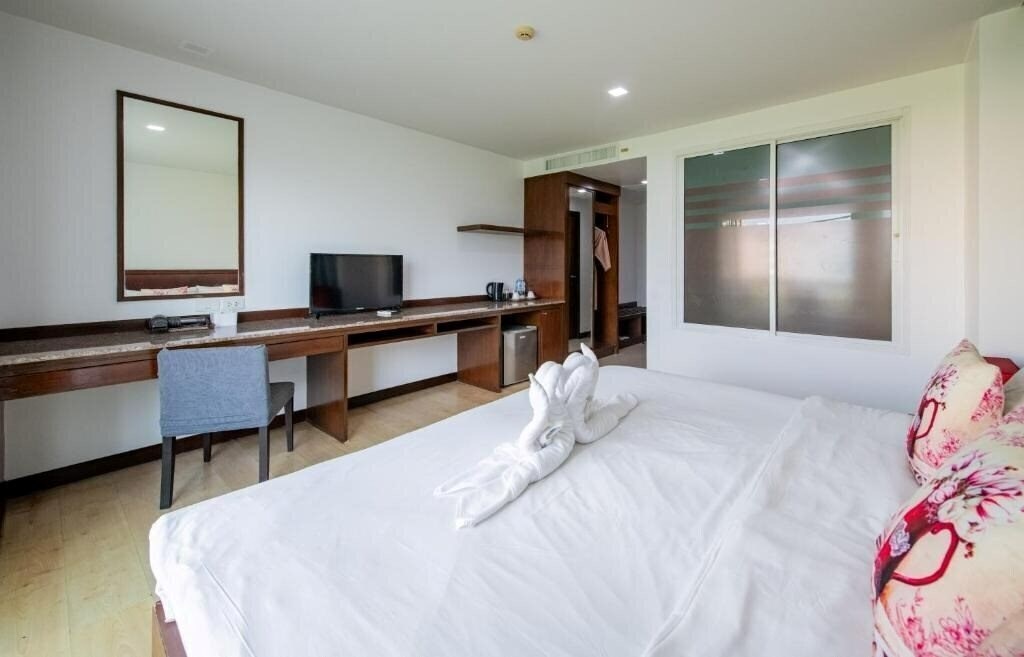 Фотография The Kris Resort Hotel Patong 4*