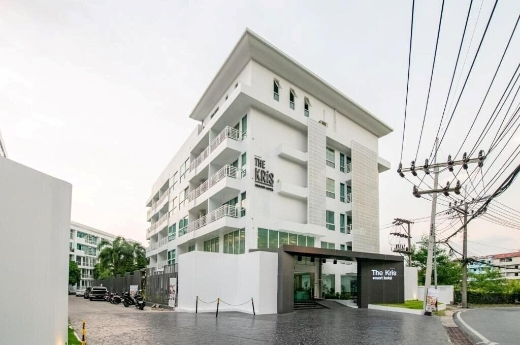 Отель The Kris Resort Hotel Patong 4*