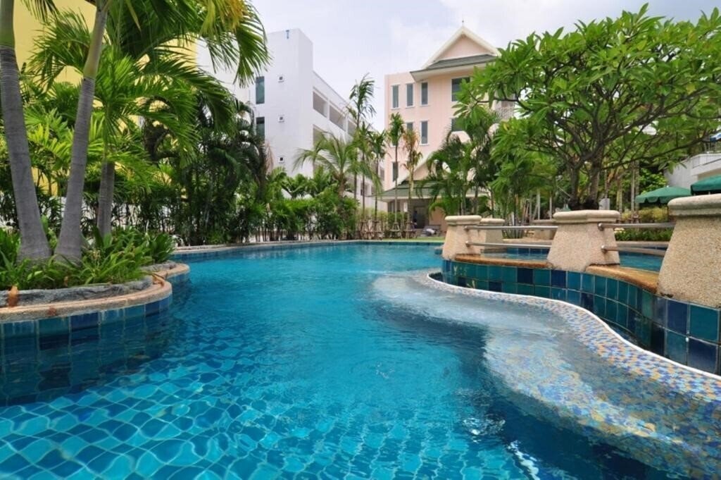 Фотографія Baan Karonburi 3*