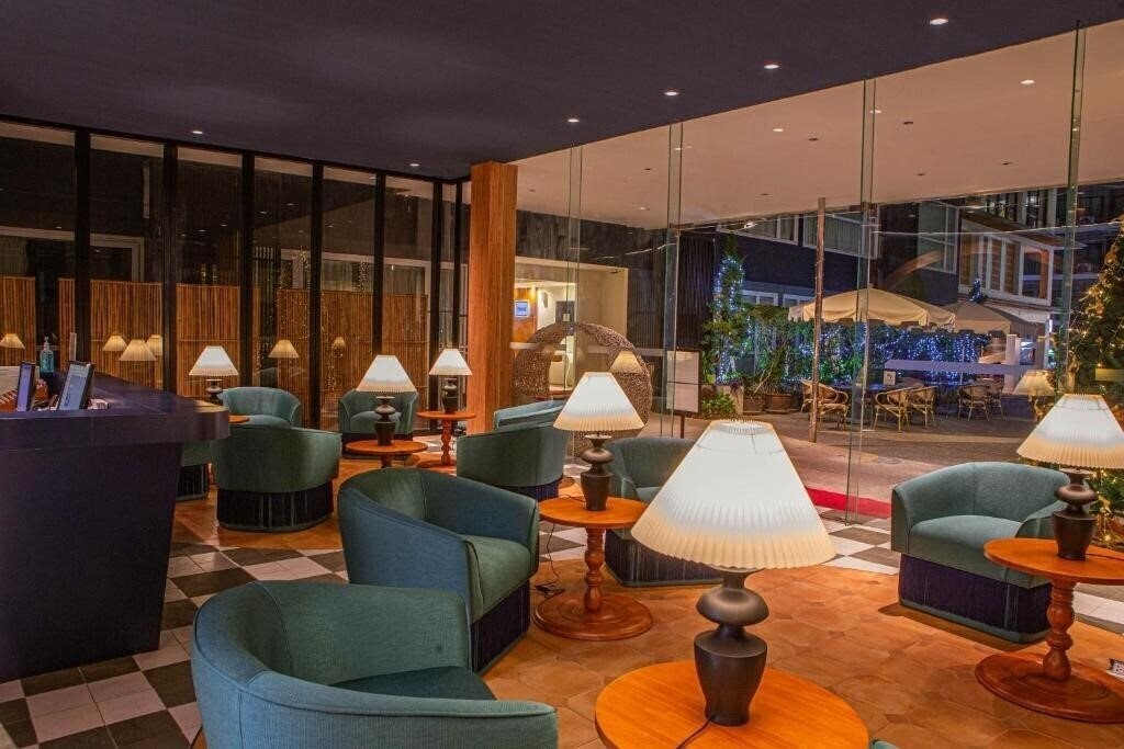 Фото Lantern Resort Patong (THE) 4*