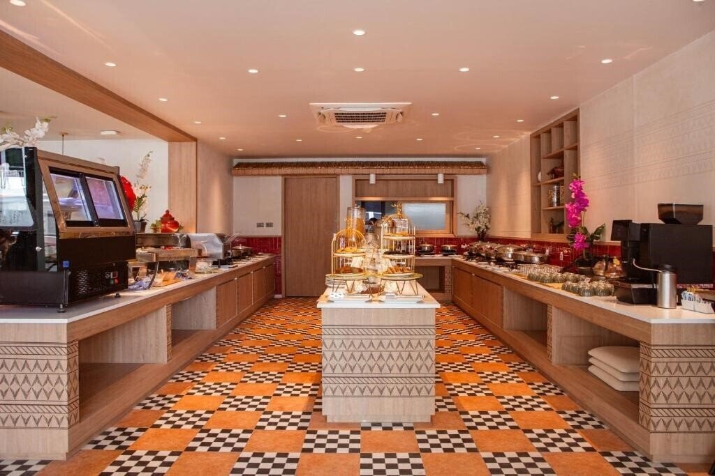 Картинка Lantern Resort Patong (THE) 4*