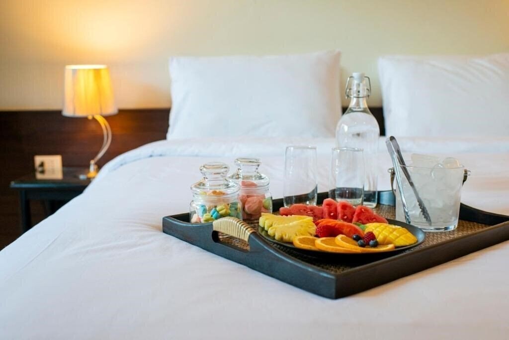 Фото Lokal Phuket 3*