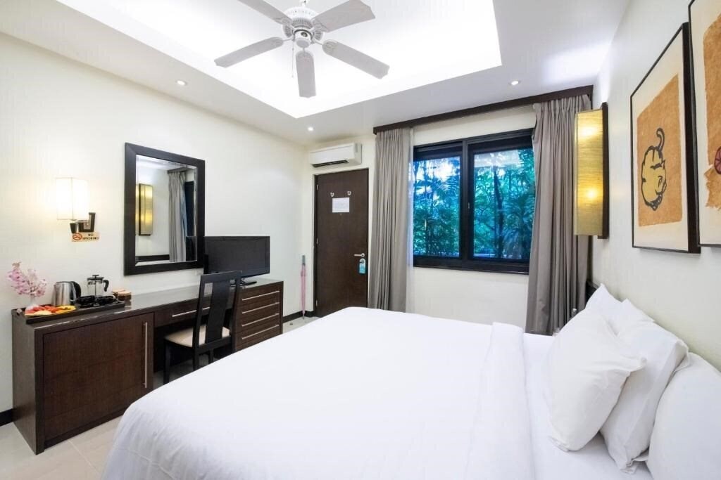 Картинка Lokal Phuket 3*