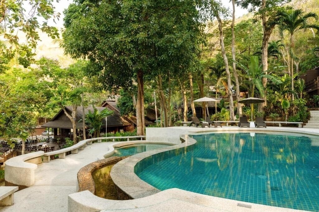 Готель Baan Krating Phuket 3*