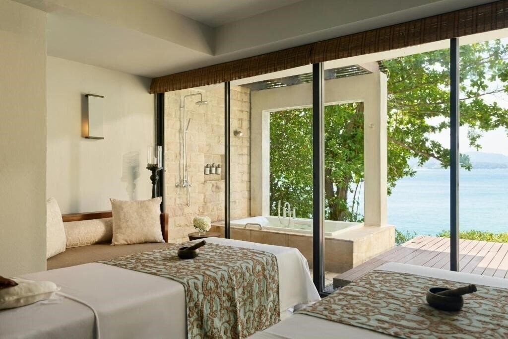 Фото Centara Villas Phuket 4*