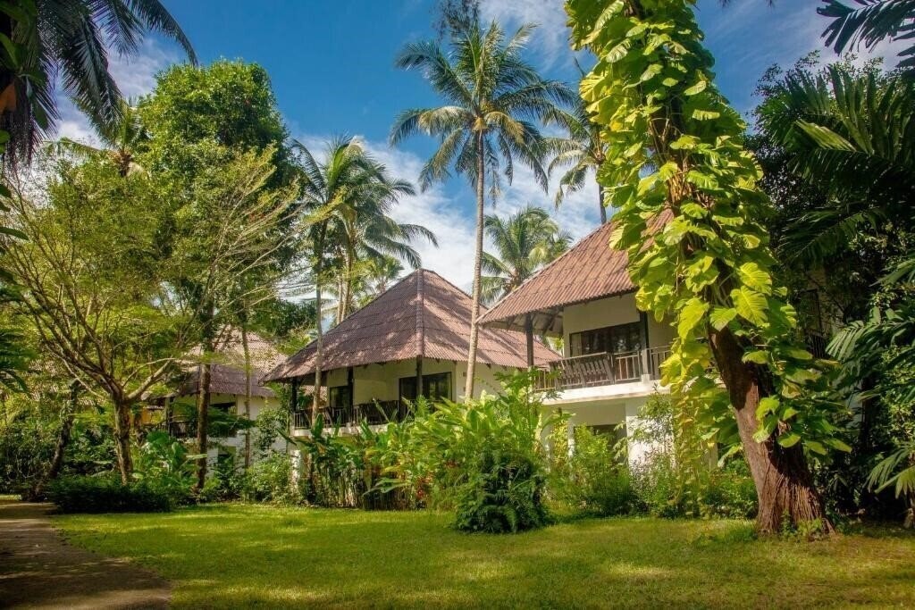 Готель Haadson Resort 4*