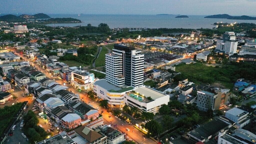 Готель Royal Phuket City Hotel 4*