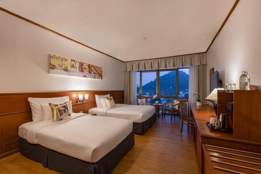 Фото Royal Phuket City Hotel 4*