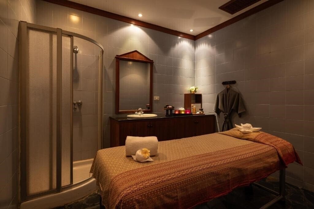 Фото Royal Phuket City Hotel 4*