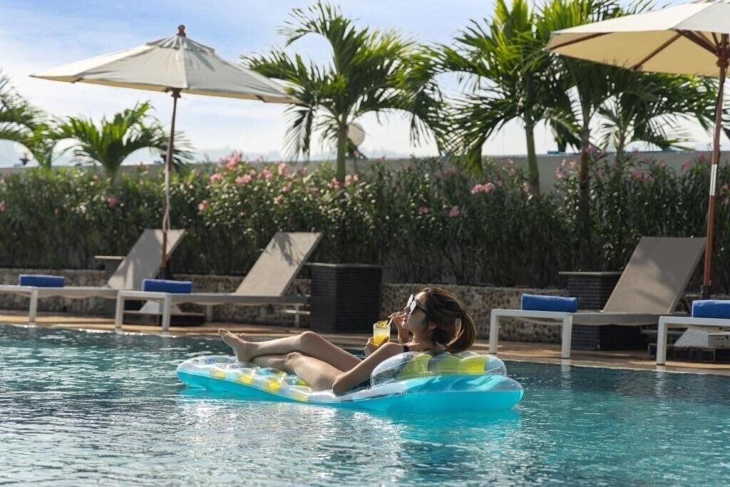 Фотографія Royal Phuket City Hotel 4*