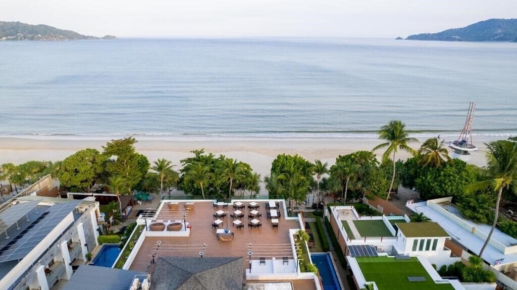 Готель La Flora Resort Patong 5*