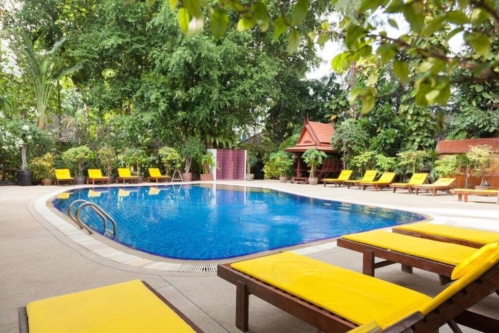 Готель Tropica Bungalow Hotel 3*