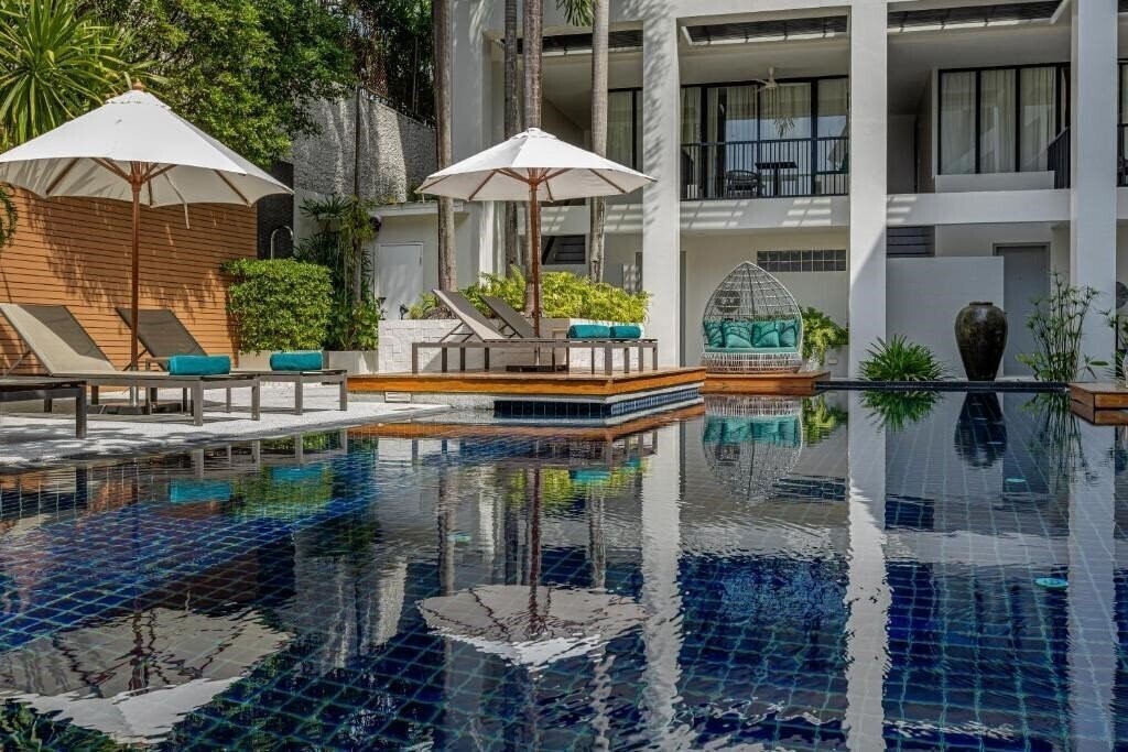 Фото Outrigger Beach Phuket 4*