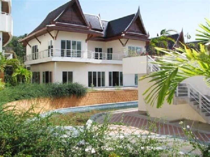 Готель Karon Sovereign All Suite Resort 4*