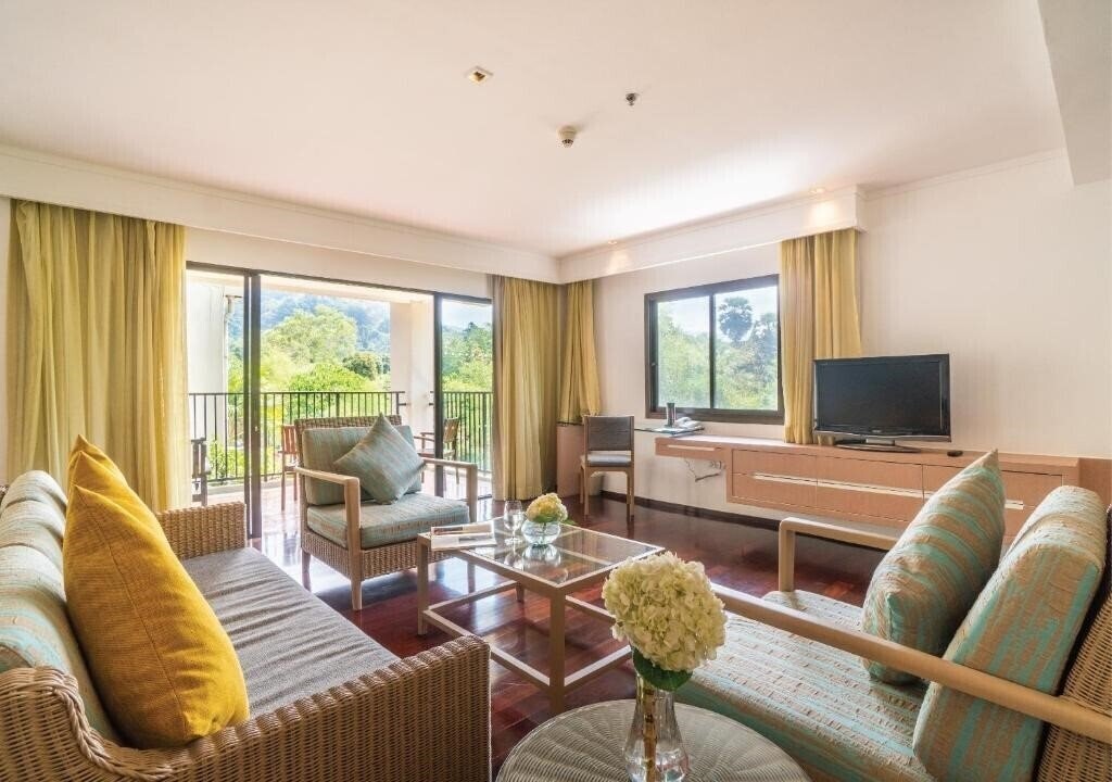 Фотографія Swissotel Resort Phuket (ex. Courtyard Phuket At Kamala Beach) 4*